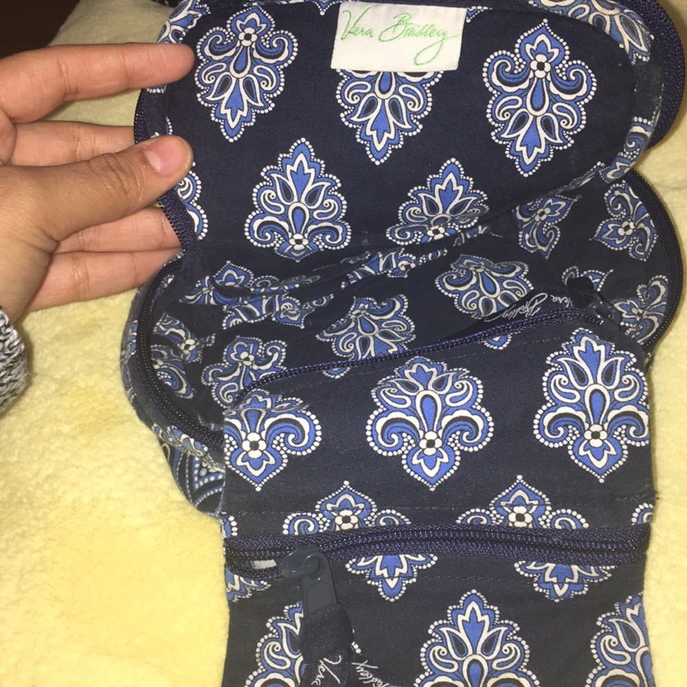Vera Bradley bag like wallet🤍